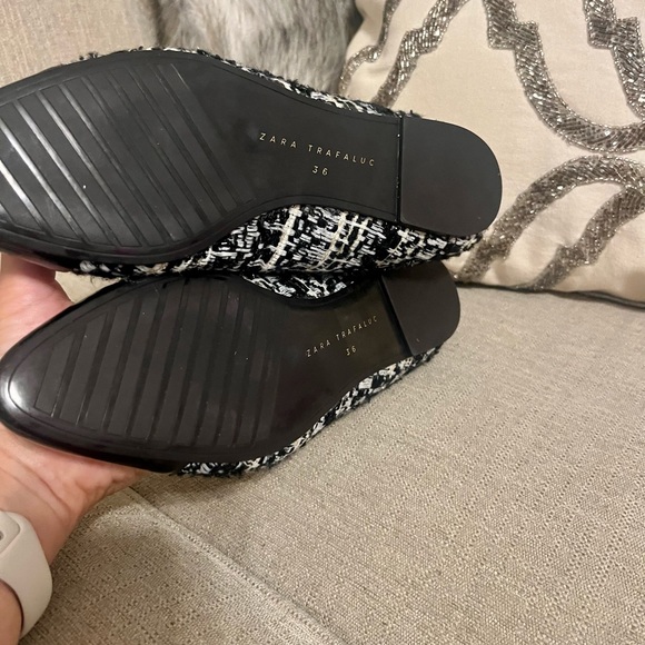 NWT - ZARA Tweed Black and White Flats, Size 36 - Picture 2 of 9